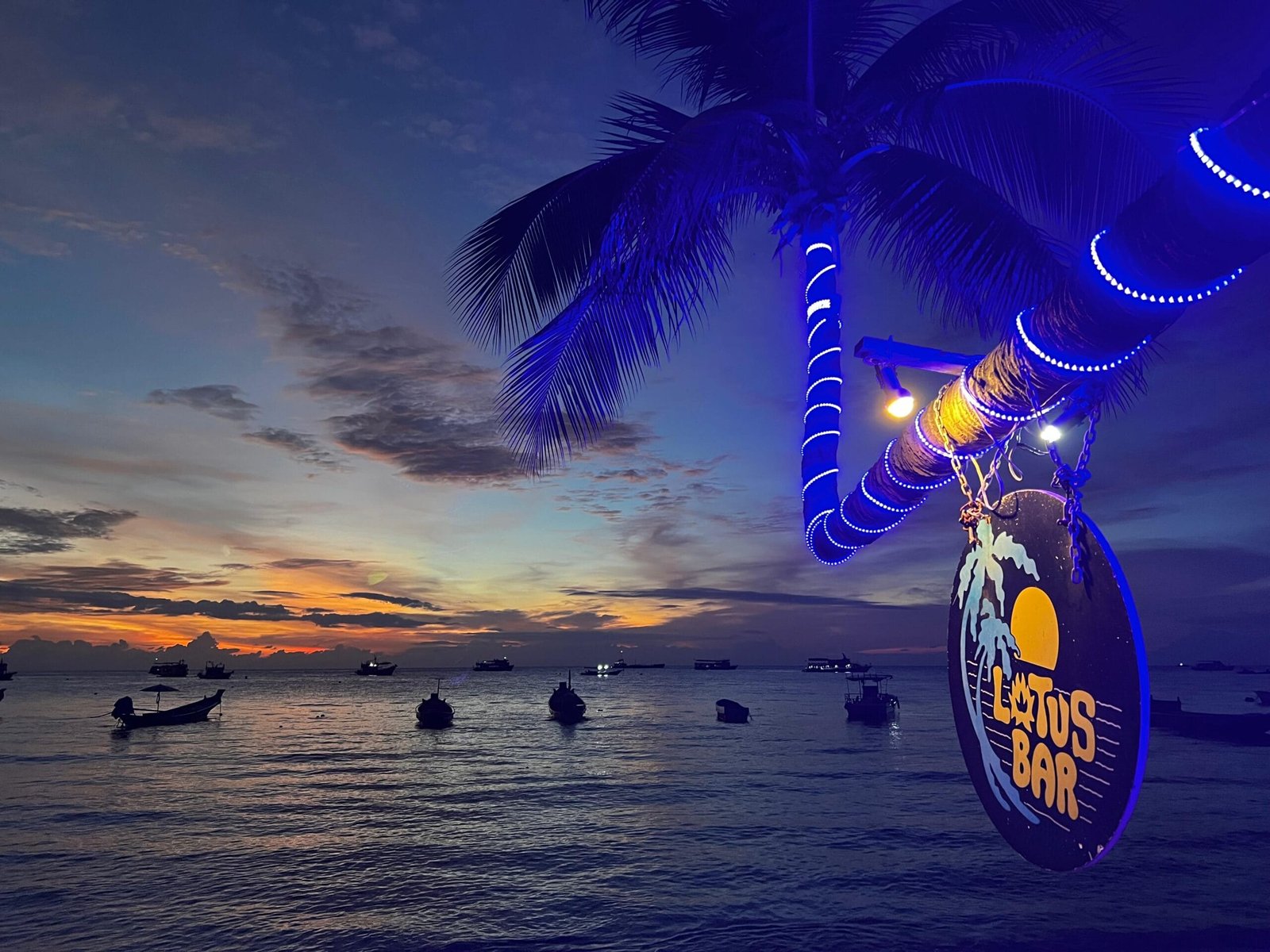 koh tao sairee beach at night